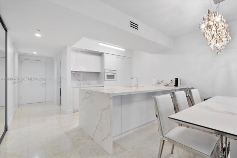 Снять в аренду квартиру в Халландейл-Бич, Флорида 3 спальни, 161м2, № 2066949 - фото 9