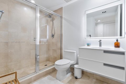 Снять в аренду квартиру в Халландейл-Бич, Флорида 3 спальни, 161м2, № 2066949 - фото 22