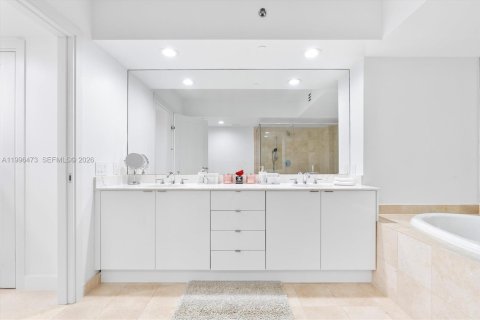 Снять в аренду квартиру в Халландейл-Бич, Флорида 3 спальни, 161м2, № 2066949 - фото 18