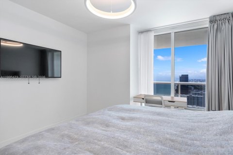 Снять в аренду квартиру в Халландейл-Бич, Флорида 3 спальни, 161м2, № 2066949 - фото 25