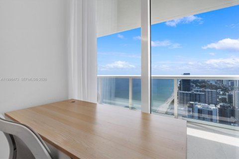 Снять в аренду квартиру в Халландейл-Бич, Флорида 3 спальни, 161м2, № 2066949 - фото 26