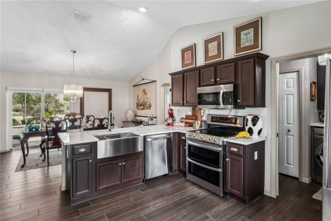 House in Spring Hill, Florida 3 bedrooms, 142.7 sq.m. № 2156401 - photo 12