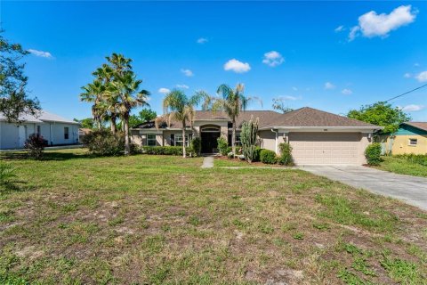 House in Spring Hill, Florida 3 bedrooms, 142.7 sq.m. № 2156401 - photo 3
