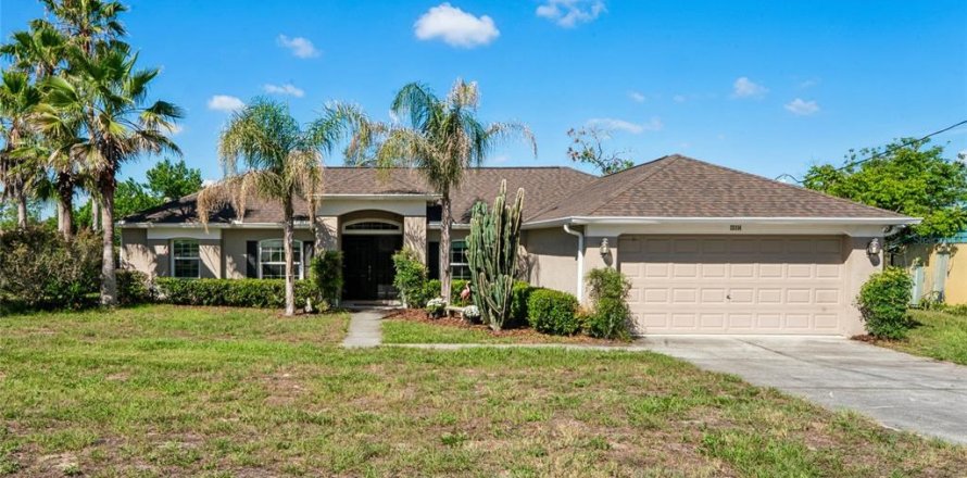 House in Spring Hill, Florida 3 bedrooms, 142.7 sq.m. № 2156401