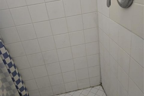 House in Orlando, Florida 4 bedrooms, 162.95 sq.m. № 1648111 - photo 11