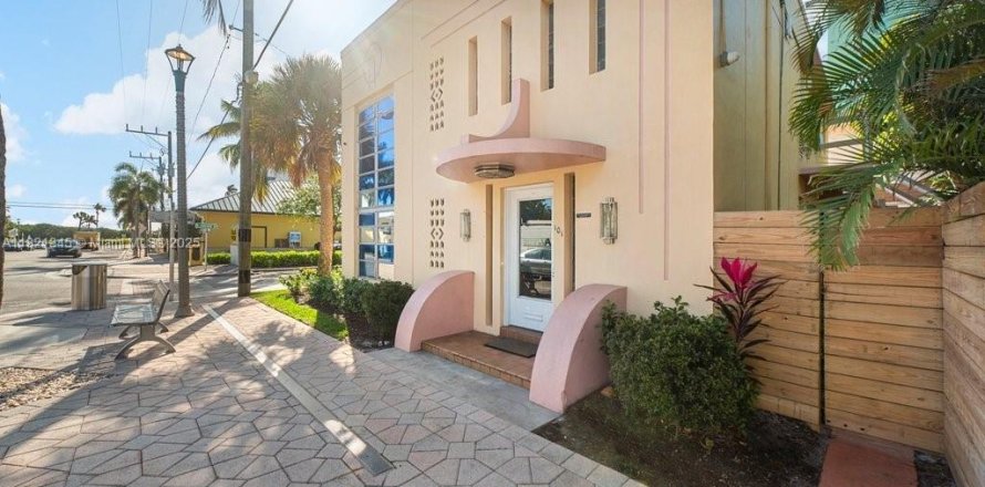 Propiedad comercial en Lake Worth, Florida 253.62 m2 № 1782051