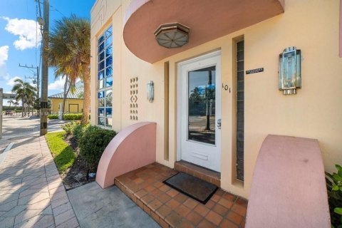Propiedad comercial en venta en Lake Worth, Florida, 253.62 m2 № 1782051 - foto 3