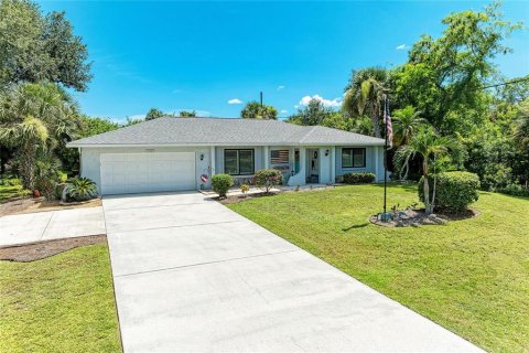 Villa ou maison à vendre à Port Charlotte, Floride: 2 chambres, 99.78 m2 № 2225757 - photo 3