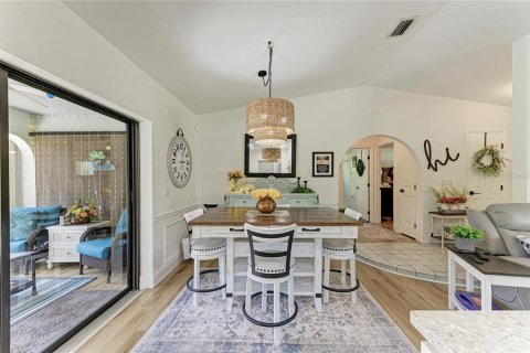 Villa ou maison à vendre à Port Charlotte, Floride: 2 chambres, 99.78 m2 № 2225757 - photo 14