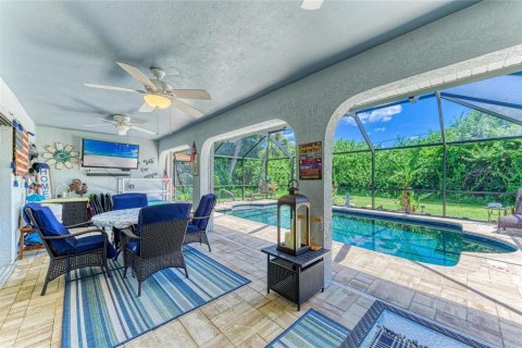 Villa ou maison à vendre à Port Charlotte, Floride: 2 chambres, 99.78 m2 № 2225757 - photo 29