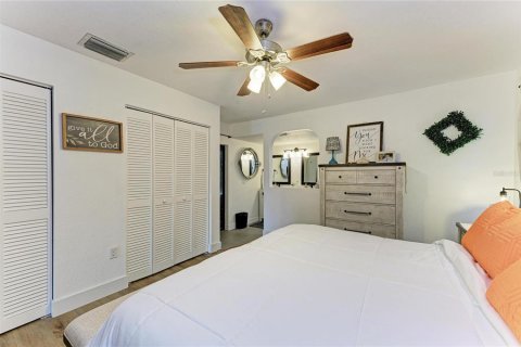Villa ou maison à vendre à Port Charlotte, Floride: 2 chambres, 99.78 m2 № 2225757 - photo 17
