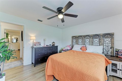 Villa ou maison à vendre à Port Charlotte, Floride: 2 chambres, 99.78 m2 № 2225757 - photo 25