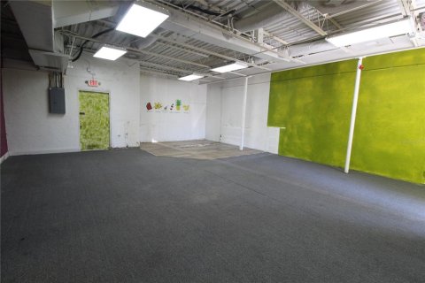 Propiedad comercial en alquiler en Sarasota, Florida, 187.85 m2 № 1893612 - foto 2