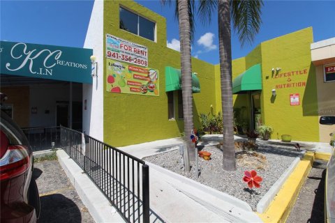 Propiedad comercial en alquiler en Sarasota, Florida, 187.85 m2 № 1893612 - foto 1