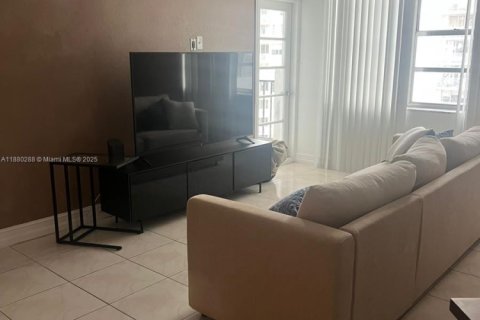 Condominio en alquiler en Aventura, Florida, 1 dormitorio, 72 m2 № 1929046 - foto 8