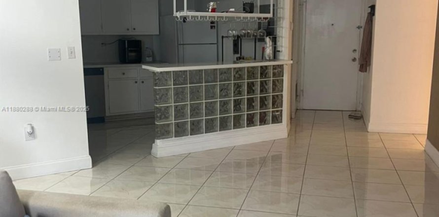 Condominio en Aventura, Florida, 1 dormitorio № 1929046