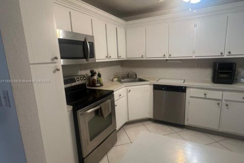 Condominio en alquiler en Aventura, Florida, 1 dormitorio, 72 m2 № 1929046 - foto 12