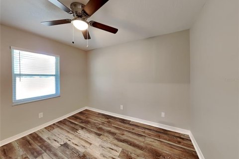 House in Zephyrhills, Florida 4 bedrooms, 189.52 sq.m. № 1911022 - photo 12