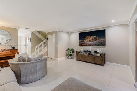 Adosado en Hialeah, Florida 3 dormitorios, 137.31 m2 № 2028282