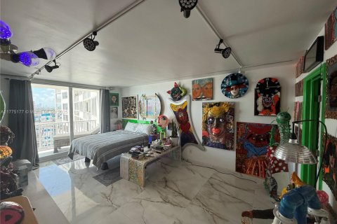 Condo in Miami Beach, Florida, 2 bedrooms  № 1693155 - photo 15