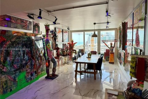 Condo in Miami Beach, Florida, 2 bedrooms  № 1693155 - photo 7