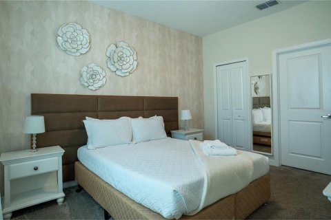 Casa en venta en Davenport, Florida, 8 dormitorios, 405.98 m2 № 2213464 - foto 10