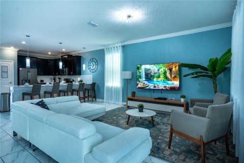 Casa en venta en Davenport, Florida, 8 dormitorios, 405.98 m2 № 2213464 - foto 3