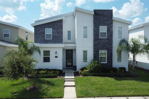 House in Davenport, Florida 8 bedrooms, 405.98 sq.m. № 2213464