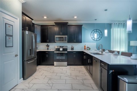 Casa en venta en Davenport, Florida, 8 dormitorios, 405.98 m2 № 2213464 - foto 6
