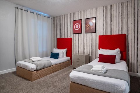 Casa en venta en Davenport, Florida, 8 dormitorios, 405.98 m2 № 2213464 - foto 13