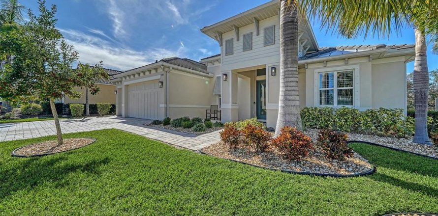 House in Sarasota, Florida 4 bedrooms, 259.85 sq.m. № 1734932