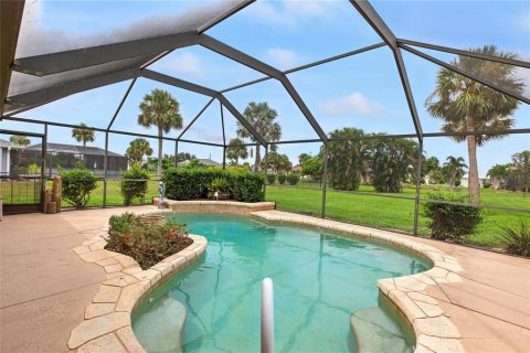 House in Punta Gorda, Florida 3 bedrooms, 182.37 sq.m. № 1915764 - photo 18