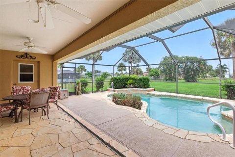 House in Punta Gorda, Florida 3 bedrooms, 182.37 sq.m. № 1915764 - photo 17