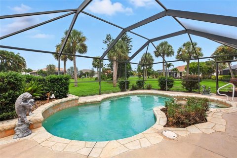 House in Punta Gorda, Florida 3 bedrooms, 182.37 sq.m. № 1915764 - photo 20