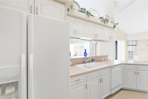 House in Punta Gorda, Florida 3 bedrooms, 182.37 sq.m. № 1915764 - photo 7