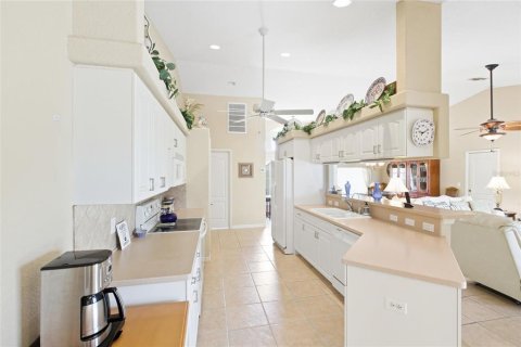 House in Punta Gorda, Florida 3 bedrooms, 182.37 sq.m. № 1915764 - photo 6