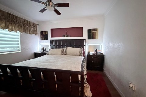 Снять в аренду виллу или дом в Майами, Флорида 3 спальни, 147.62м2, № 1944614 - фото 19