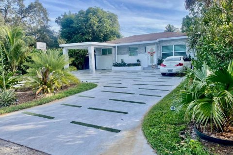 Villa ou maison à louer à Miami, Floride: 3 chambres, 147.62 m2 № 1944614 - photo 3