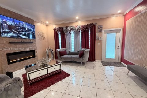 Снять в аренду виллу или дом в Майами, Флорида 3 спальни, 147.62м2, № 1944614 - фото 15