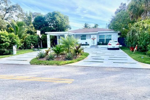 Villa ou maison à louer à Miami, Floride: 3 chambres, 147.62 m2 № 1944614 - photo 1