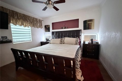 Снять в аренду виллу или дом в Майами, Флорида 3 спальни, 147.62м2, № 1944614 - фото 17