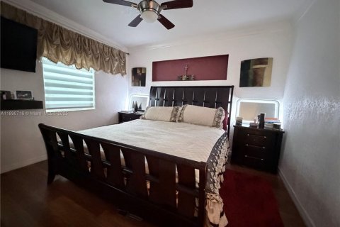 Снять в аренду виллу или дом в Майами, Флорида 3 спальни, 147.62м2, № 1944614 - фото 16