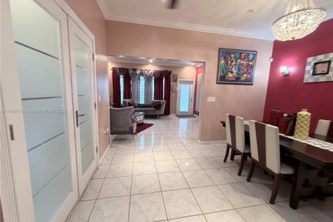 Снять в аренду виллу или дом в Майами, Флорида 3 спальни, 147.62м2, № 1944614 - фото 9