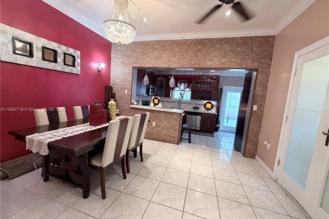 Снять в аренду виллу или дом в Майами, Флорида 3 спальни, 147.62м2, № 1944614 - фото 7