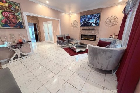 Снять в аренду виллу или дом в Майами, Флорида 3 спальни, 147.62м2, № 1944614 - фото 13