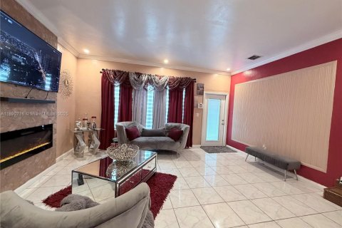 Снять в аренду виллу или дом в Майами, Флорида 3 спальни, 147.62м2, № 1944614 - фото 12