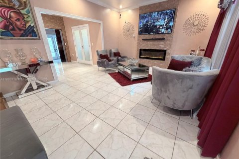 Снять в аренду виллу или дом в Майами, Флорида 3 спальни, 147.62м2, № 1944614 - фото 14