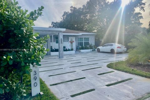 Villa ou maison à louer à Miami, Floride: 3 chambres, 147.62 m2 № 1944614 - photo 4
