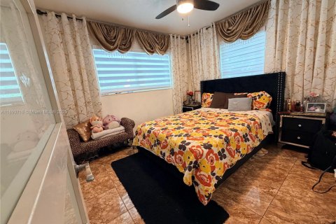 Снять в аренду виллу или дом в Майами, Флорида 3 спальни, 147.62м2, № 1944614 - фото 28