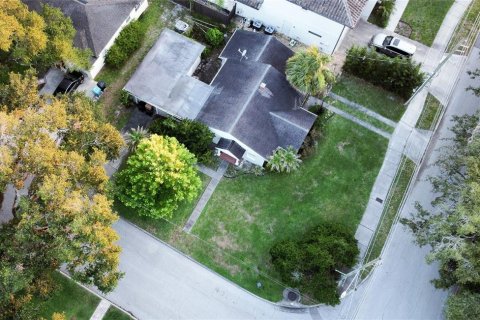 House in Orlando, Florida 3 bedrooms, 114.18 sq.m. № 2285516